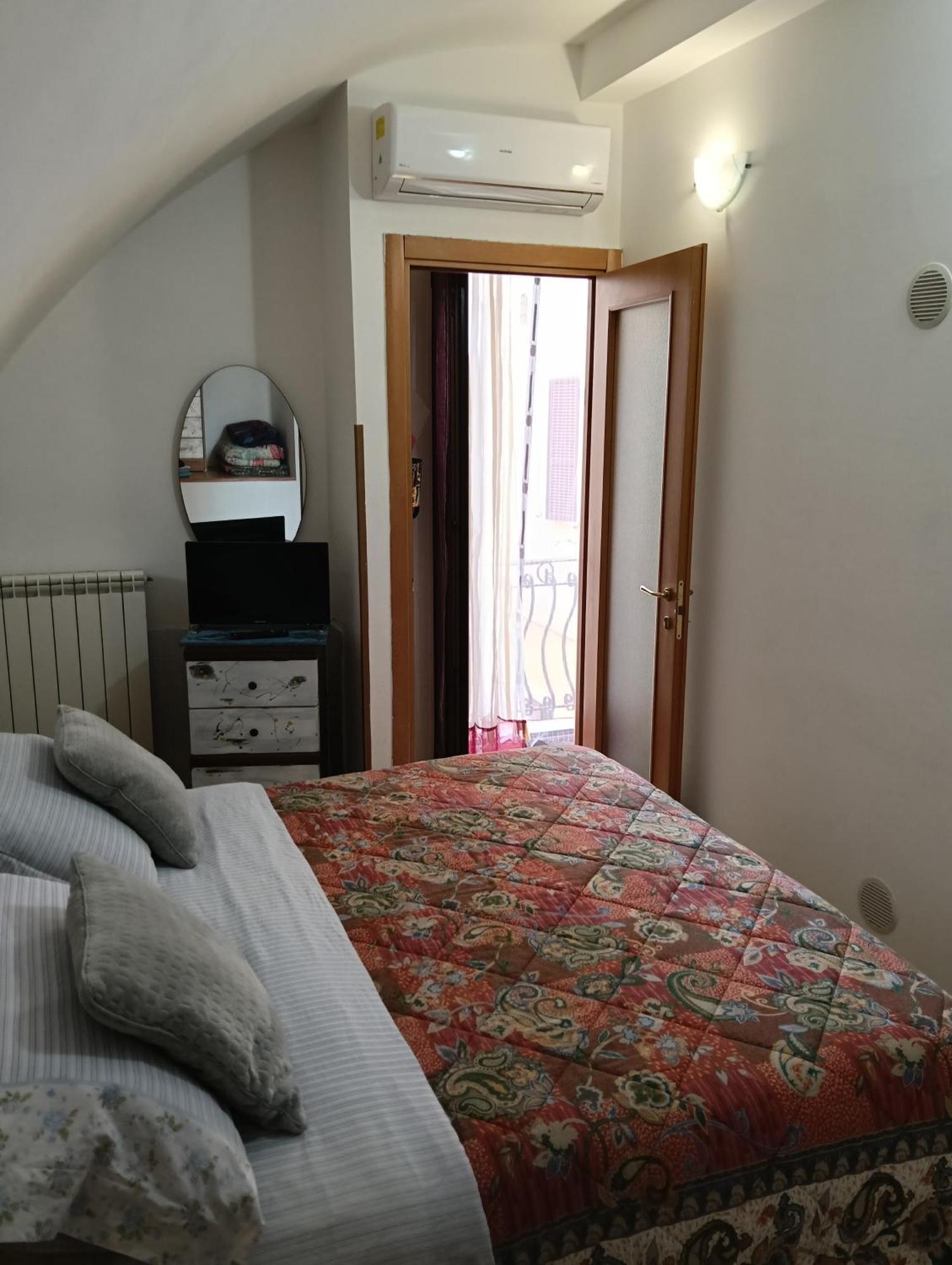 Apartamento Little Art House Gaeta Exterior foto